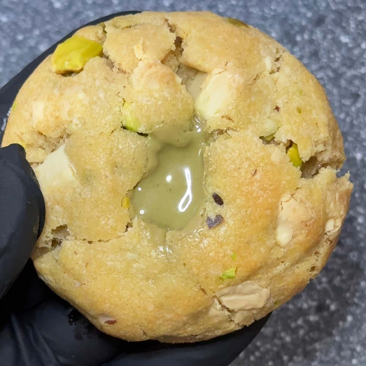 💚 White chocolate pistachio cookie
